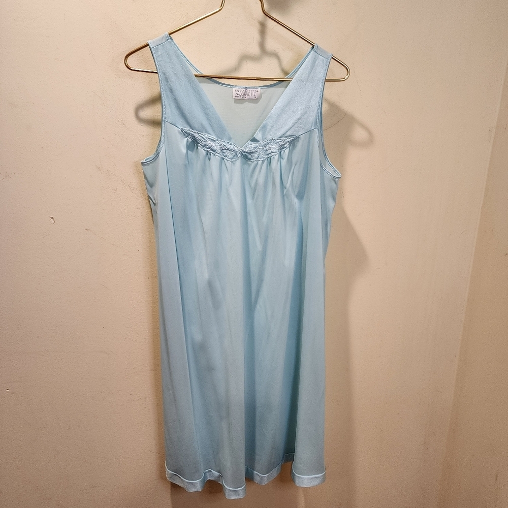 VASSARETTE Light Blue Sleeveless Nylon  Nightgown  Size M